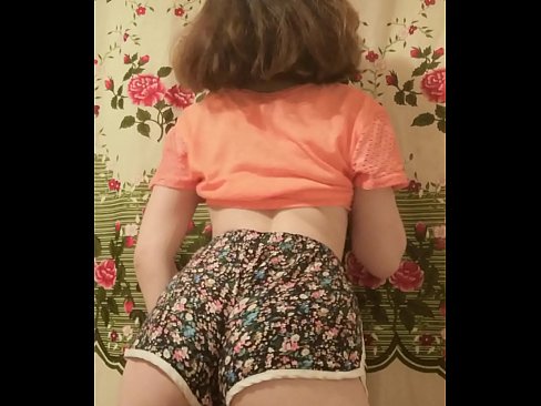 ❤️ Nwa ọhụrụ sexy na-eyipụ uwe mkpirisi ya na igwefoto ☑ Mmekọahụ ❌